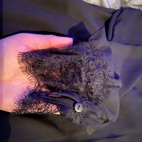 ✨Lace detailed blouse✨ - Picture 3 of 4